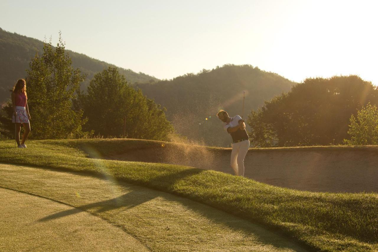 Hotel Le Domaine De Falgos Golf & Spa Saint-Laurent-de-Cerdans Esterno foto