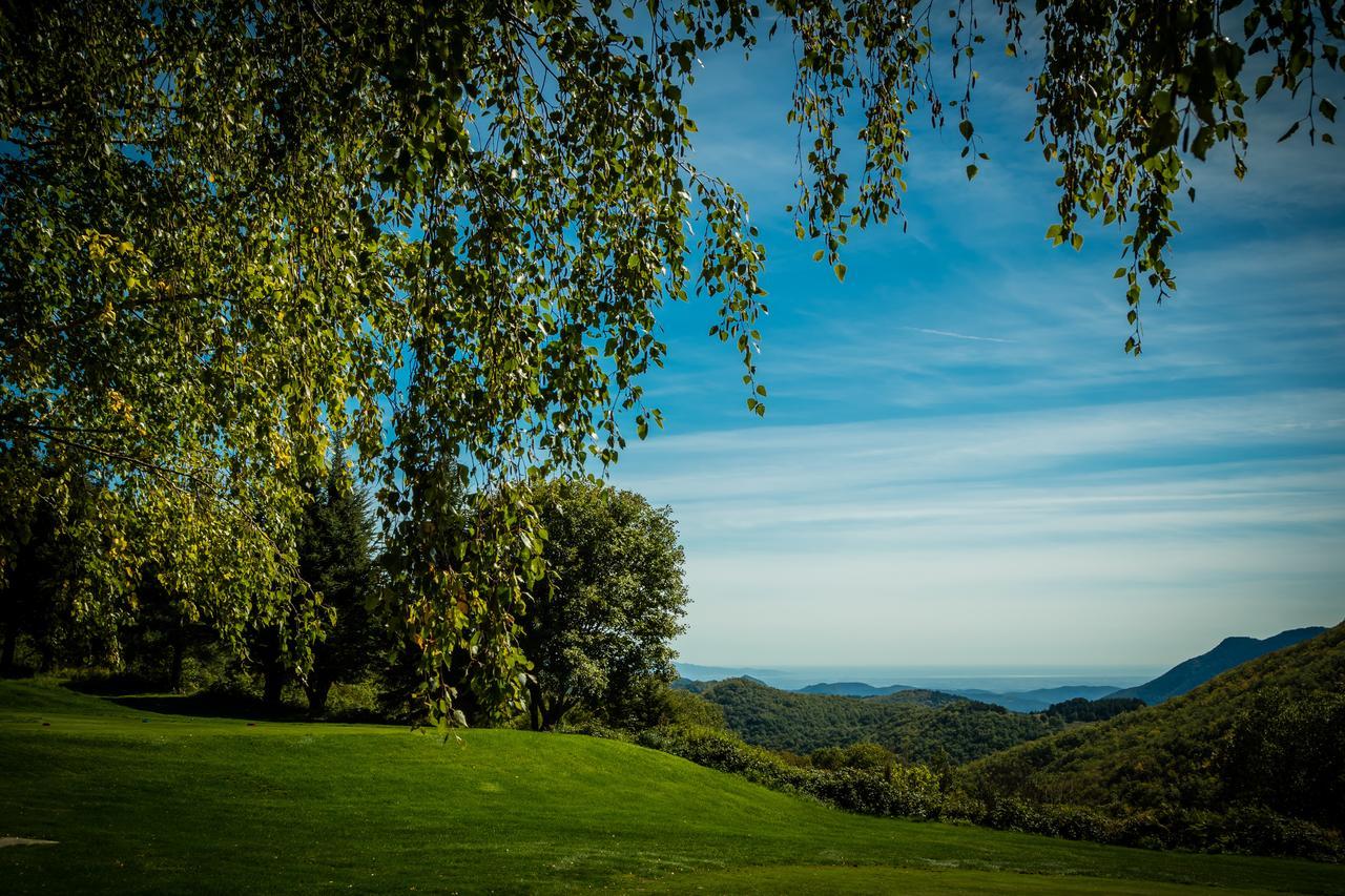 Hotel Le Domaine De Falgos Golf & Spa Saint-Laurent-de-Cerdans Esterno foto